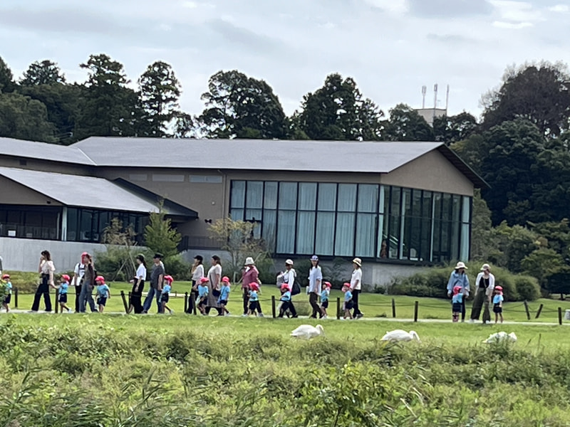 広い公園をお散歩