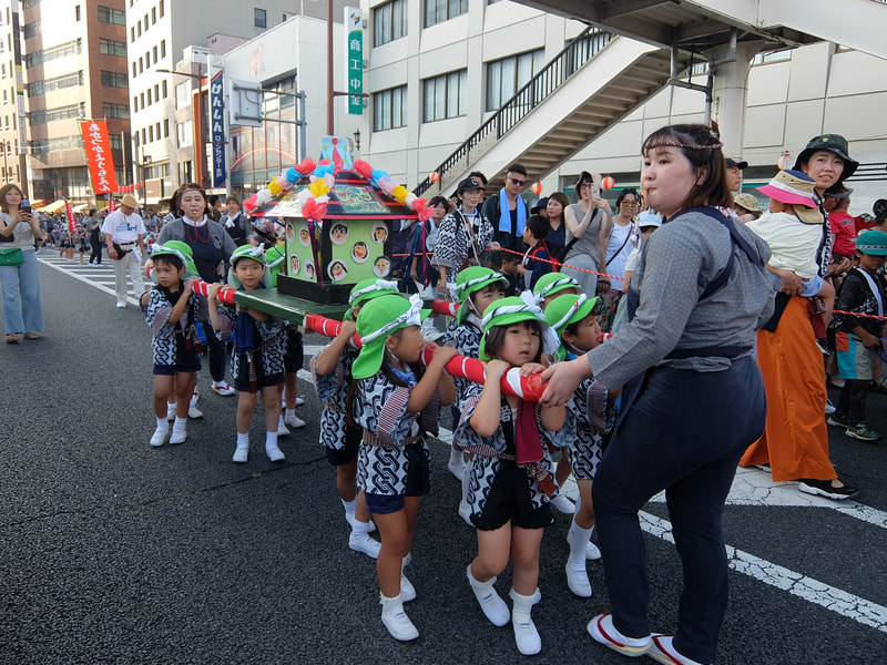 子どもみこしだよ　